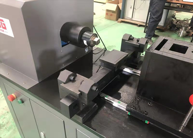 Anti-slip test bolt torque device