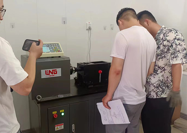 Jinan Liling Testing Machine Co., Ltd. has sent the complete set of laboratory testing equipment for steel structures to the testing unit in Jiamusi