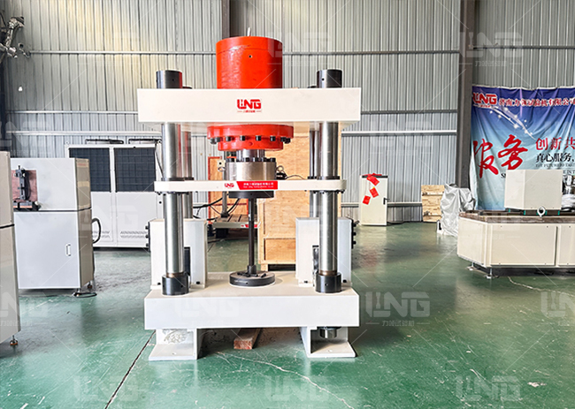 Jinan led the completion and delivery of the new rail static bending testing machine to help the high-quality development of rail transit.